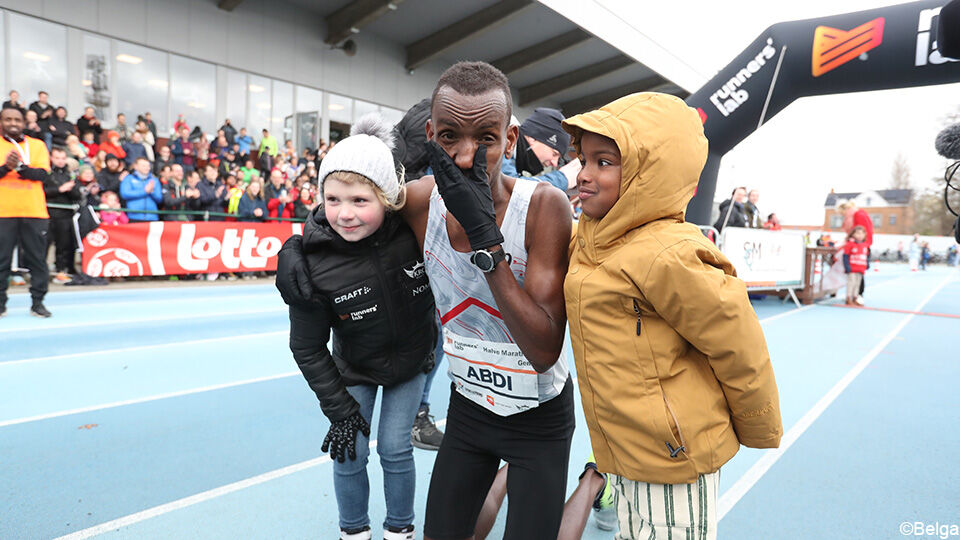 Abdi verbrak zondag het Belgisch record op de halve marathon.