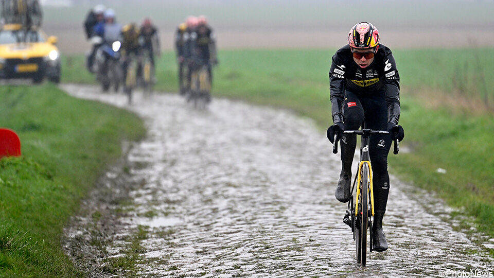 Staat Wout van Aert zondag op volle oorlogssterkte aan de start van Parijs-Roubaix?
