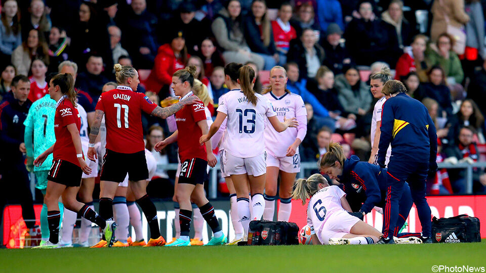 Leah Williamson blesseerde zich woensdag in de wedstrijd tegen Manchester United.