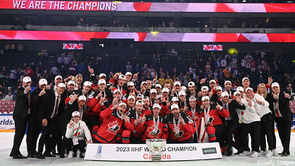 De Canadezen vieren hun 28e wereldtitel.