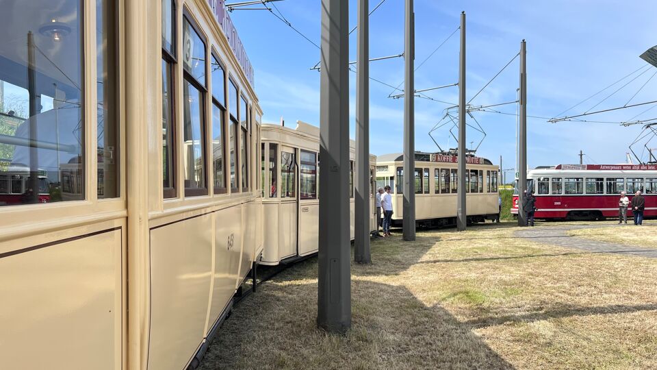 Antwerpen Feierte Den 150. Geburtstag Der Straßenbahn Mit Einer ...