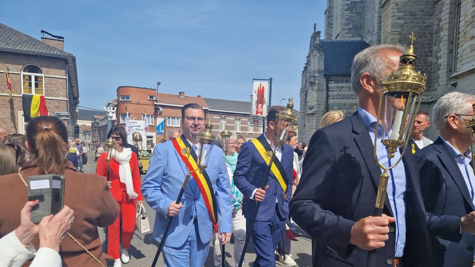 Sint Leonardusprocessie In Zoutleeuw Lokt Veel Bezoekers Goede Basis Voor Erkenning Als