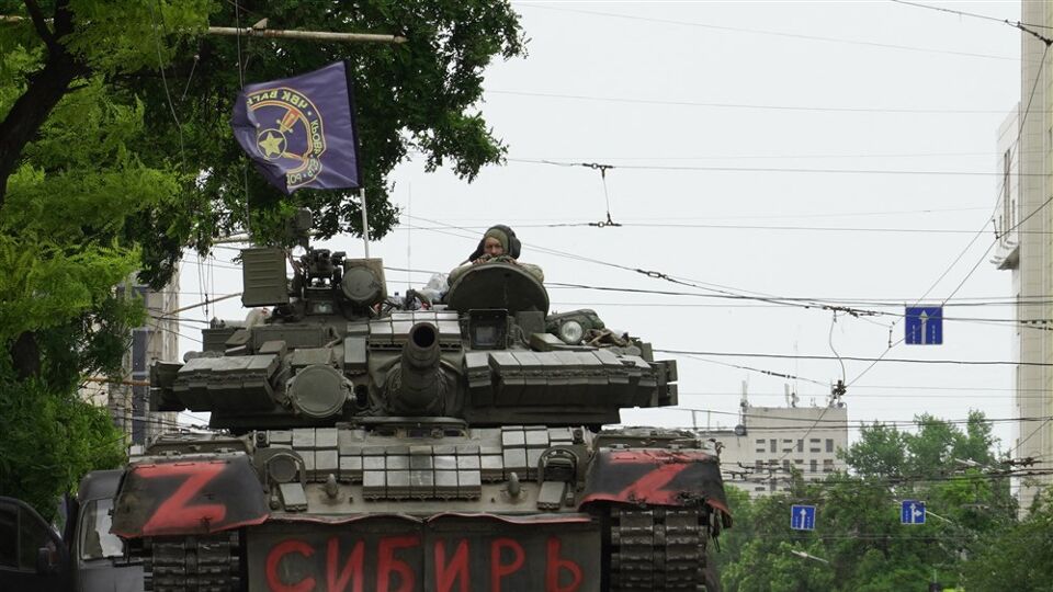 Een tank van de Wagner-militie in de straten van Rostov aan de Don.