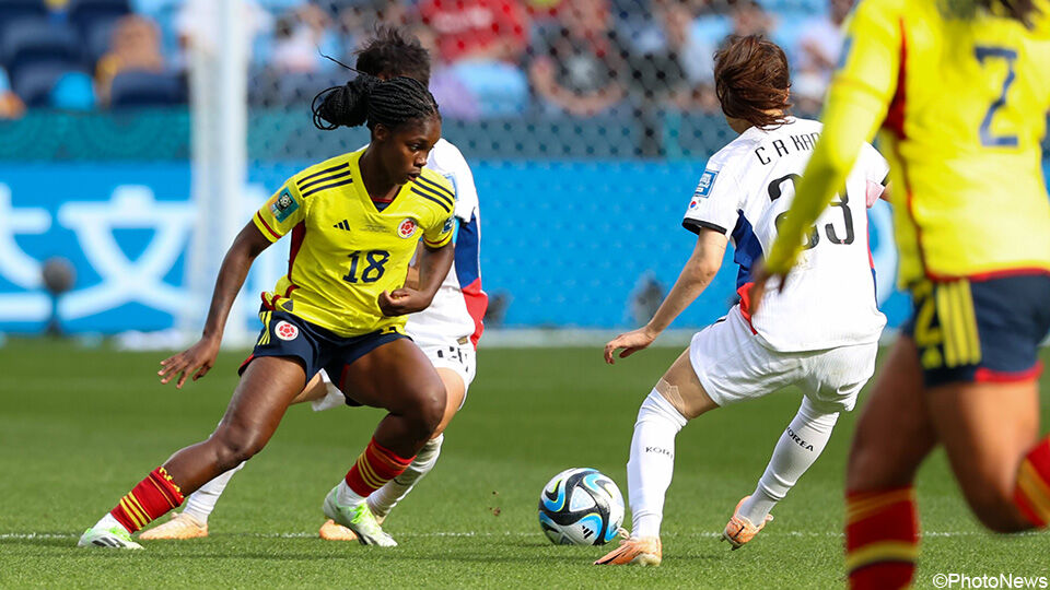 Linda Caicedo (18) in actie tijdens de eerste wedstrijd tegen Zuid-Korea.