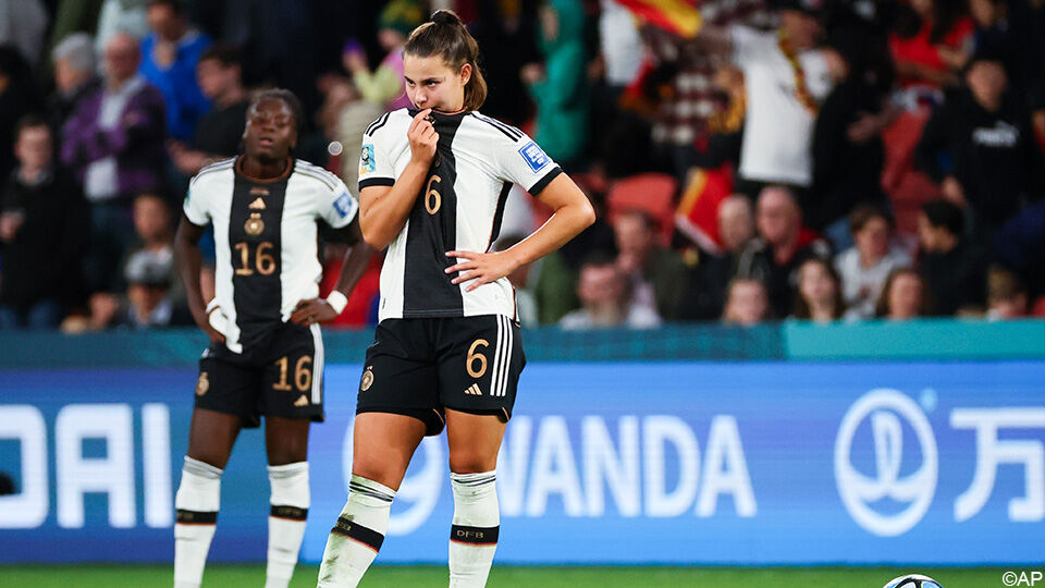 Duitsland won met 6-0 van Marokko, verloor met 1-2 van Colombia en haalde tegen Zuid-Korea 1-1.