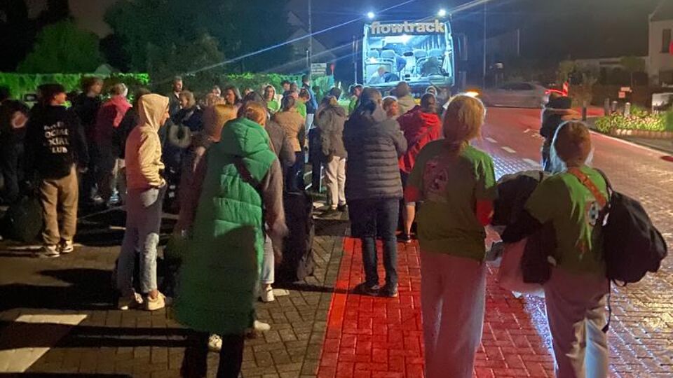 Chiromeisjes Uit Zoersel 36 Uur Onderweg Met Drie Verschillende Bussen ...