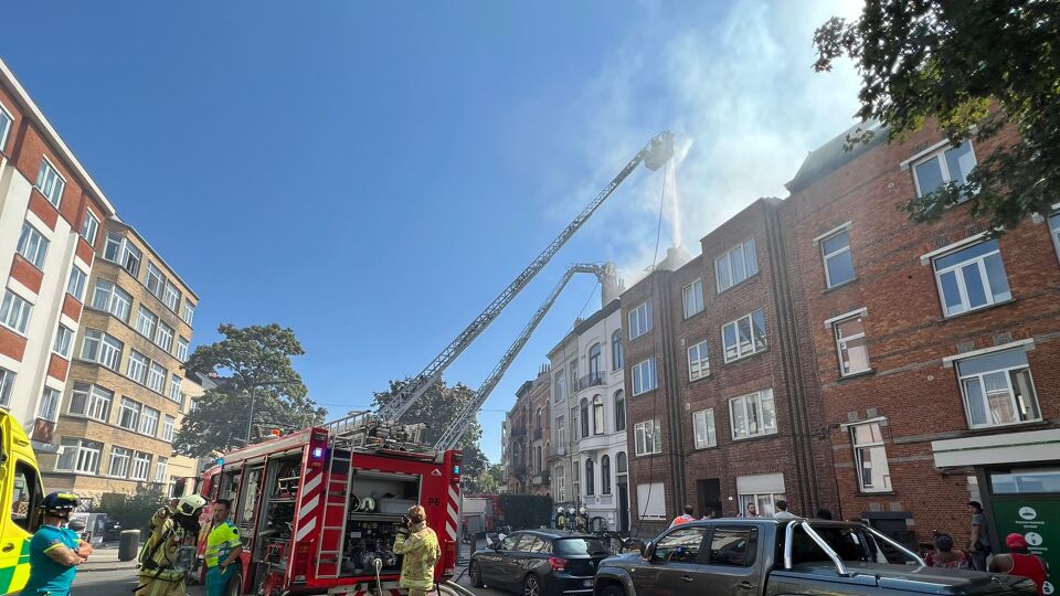 Brand Vernielt Dakterras In Ukkel | VRT NWS: Nieuws