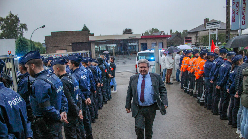 Midow Politiezone Midow houdt protestactie bij hoofdkantoor in Oostrozebeke ...