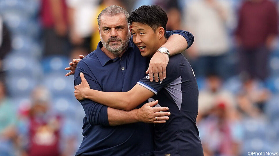 Tottenham-manager Ange Postecoglou (links) met aanvoerder Son Heung-Min