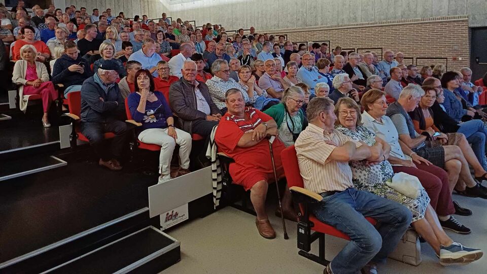 De inwoners van Meulebeke kwamen luisteren naar de infosessie.