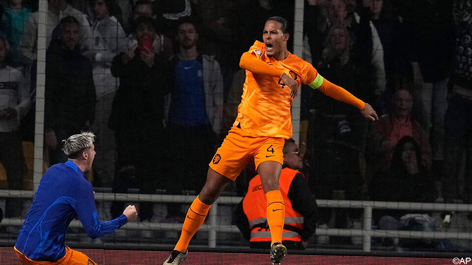 Dolle vreugde bij Virgil van Dijk na zijn bevrijdende goal.