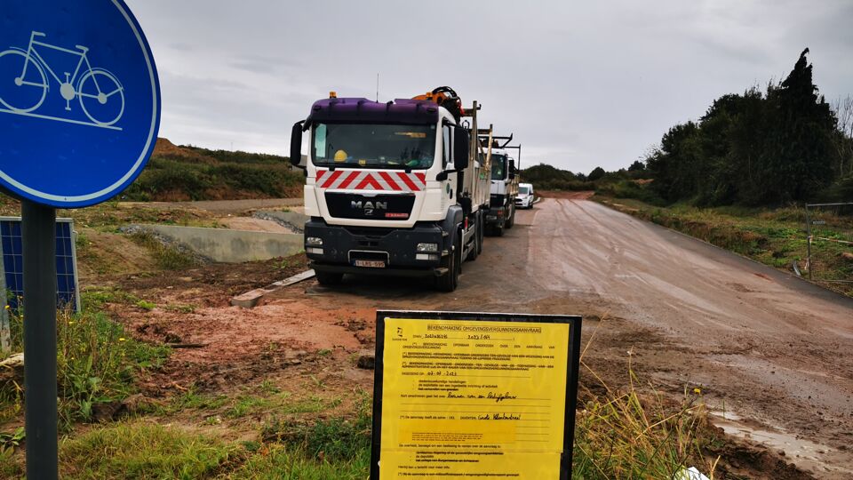 Een mastodont met een verkeersinfarct als gevolg actiecomité tegen komst logistiek centrum in