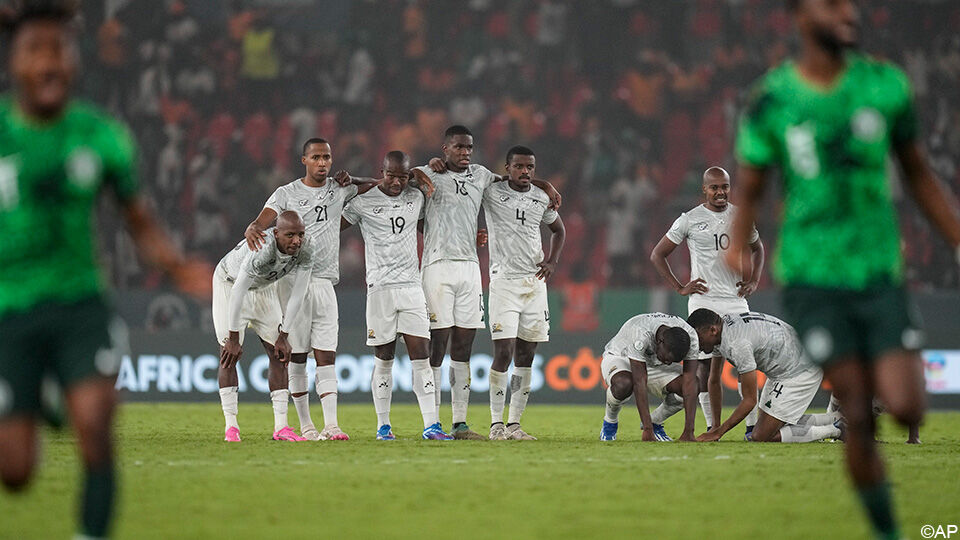 Zuid-Afrika ging in de halve finale tegen Nigeria kopje-onder in de strafschoppen.