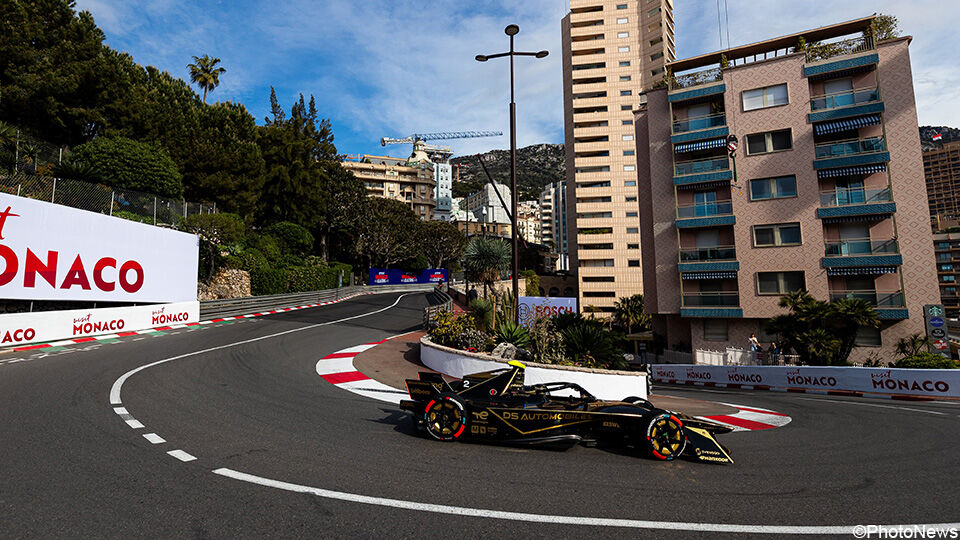 Stoffel Vandoorne op het circuit van Monaco.