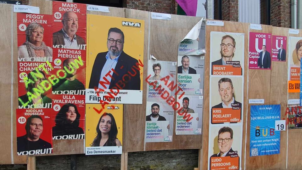 Verkiezingsaffiches Bekladden: Vrije Meningsuiting Of Strafbaar? | VRT ...