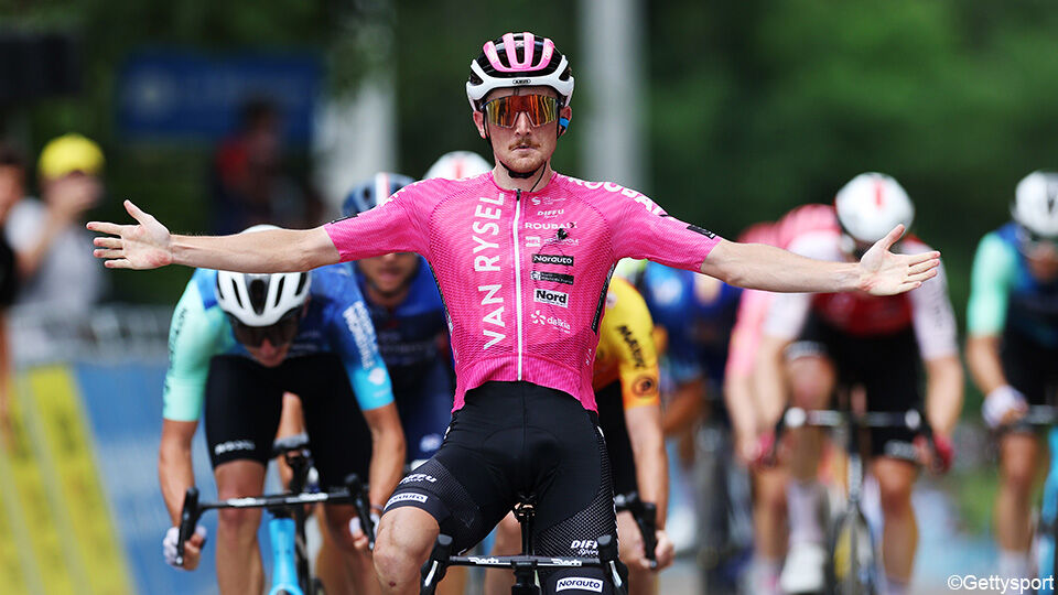 Rémi Capron sprint naar zijn eerste profzege in de Ronde van de Ain.