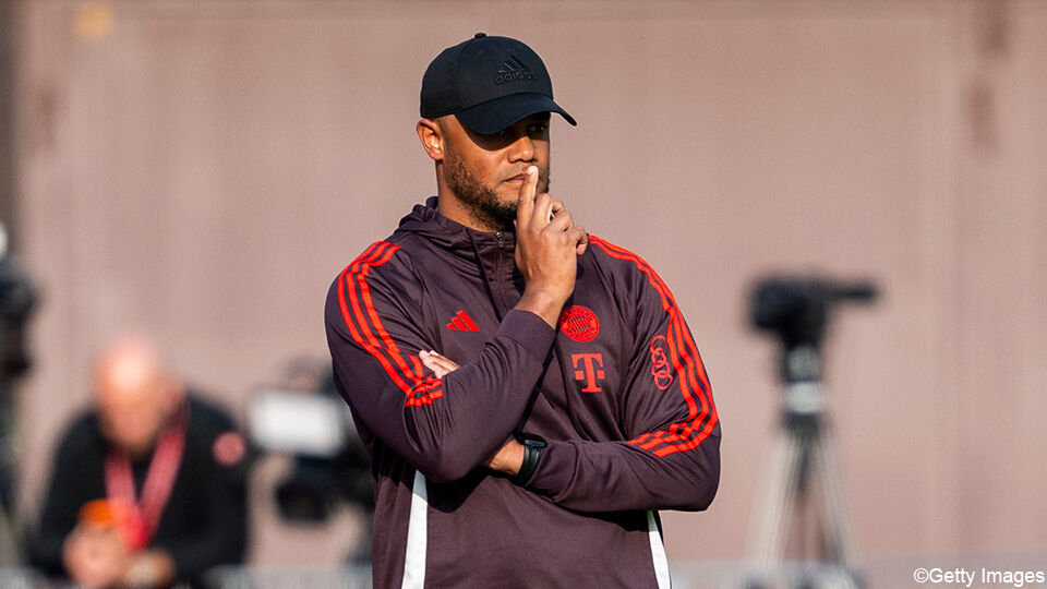 Vincent Kompany denkt na tijdens een oefenwedstrijd van Bayern München.