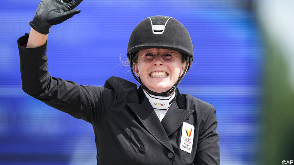 Flore De Winne in actie op haar paard Intermezzo van het Meerdaalhof.