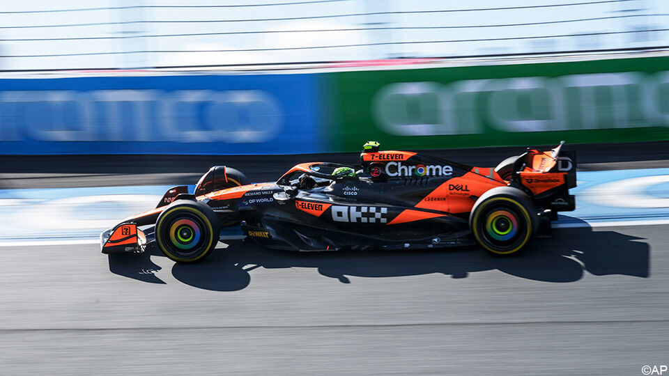 Norris houdt Verstappen af in Zandvoort.