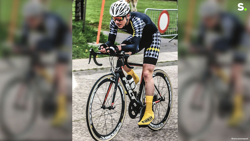 De 17-jarige Remco Evenepoel tijdens zijn eerste tijdrit 7 jaar geleden.