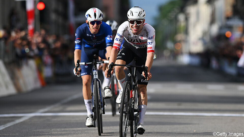 Marc Hirschi sprintte sneller dan Romain Grégoire.