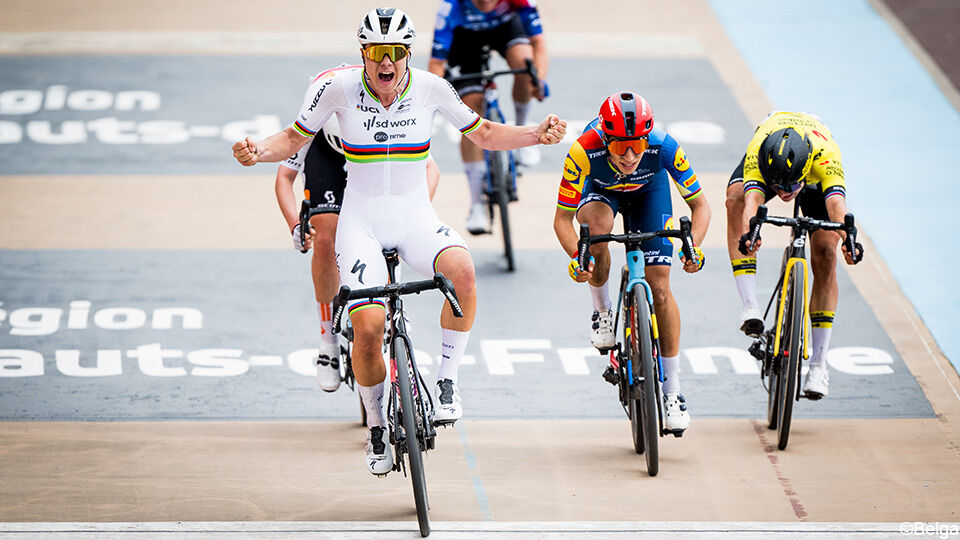 Lotte Kopecky bij haar zege in Parijs-Roubaix eerder dit jaar.