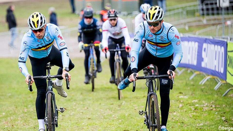 Angelo De Clercq (rechts) was de voorbije 3 jaar assistent van Sven Vanthourenhout (links) in het veld.