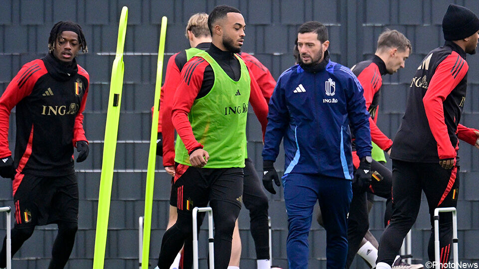 Voor Samuel Mbangula (l) en Killian Sardella (centraal) is het de eerste training met de Rode Duivels.