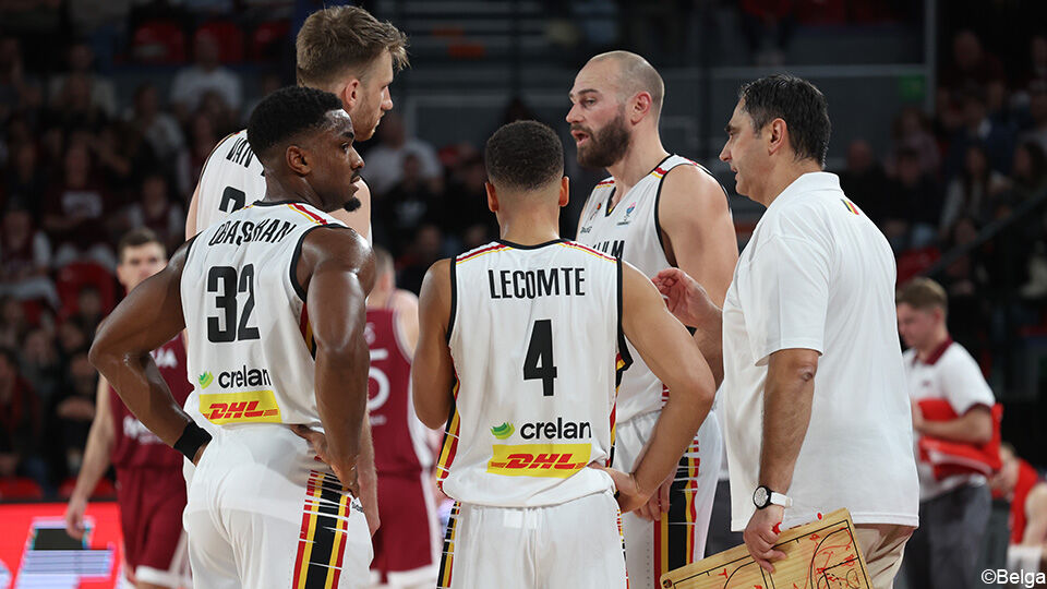 De Belgian Lions krijgen instructies van bondscoach Dario Gjergja.