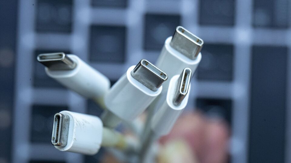 Vanaf vandaag heb je alleen nog deze kabel nodig bij nieuwe mobiele toestellen.