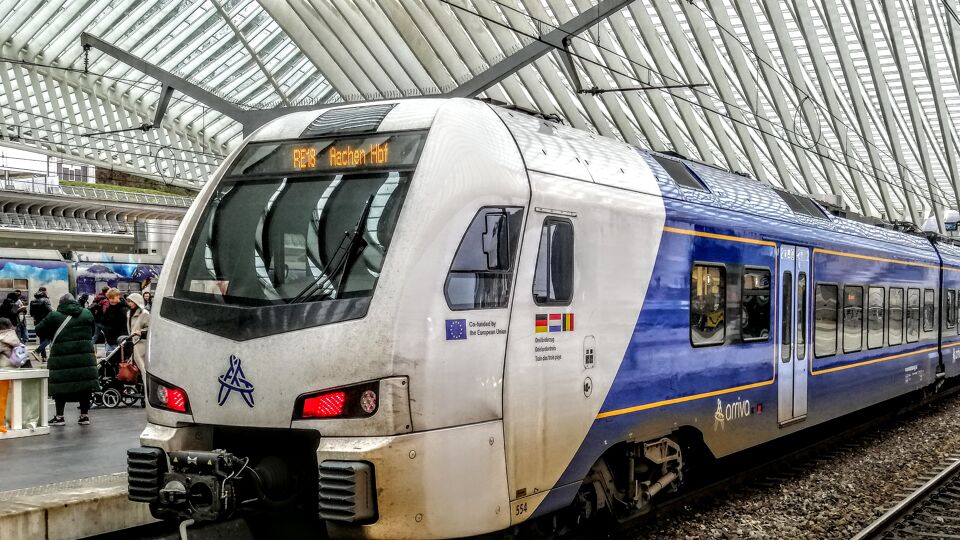 Bis Aachen schafft es der Dreiländerzug aus Richtung Lüttich wohl kaum...