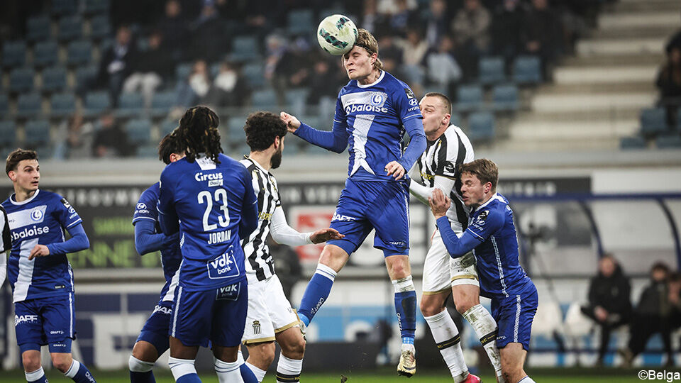 Een doelpunt voor Charleroi in de 1e helft, voor Gent in de 2e helft.