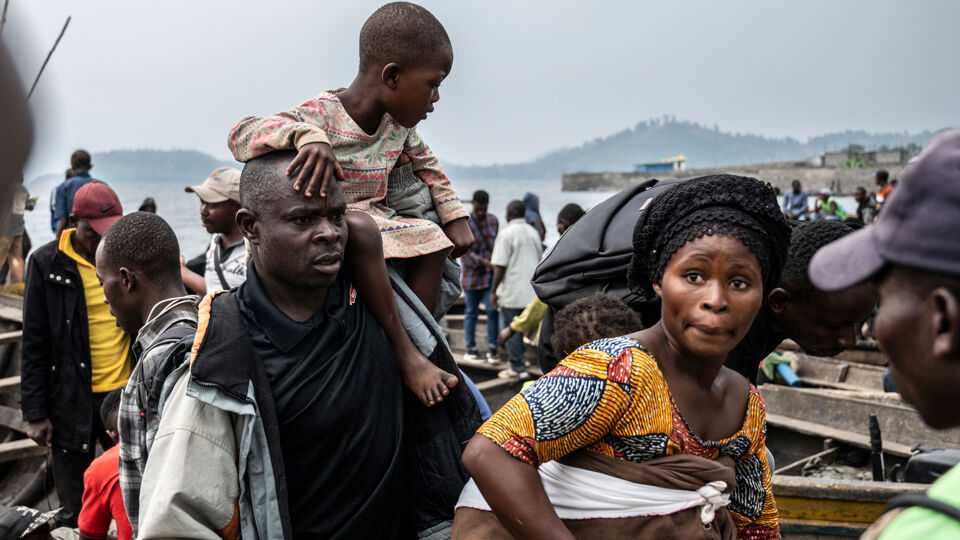 Congolezen en buitenlanders proberen de stad te verlaten.