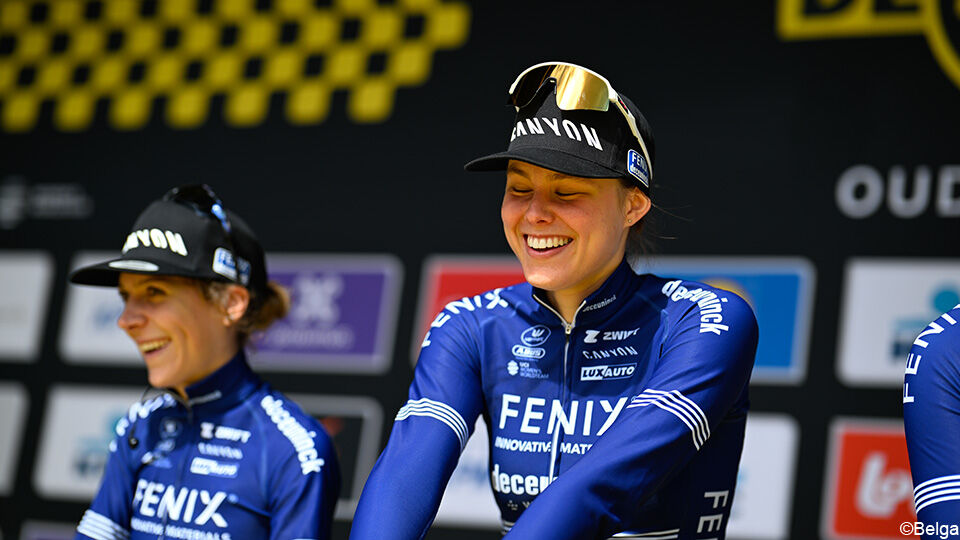 Julie De Wilde op het startpodium van de Ronde van Vlaanderen vorig jaar.