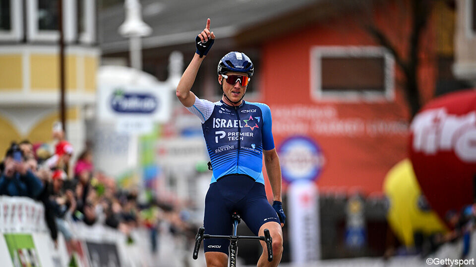 Marco Frigo wint, Storer blijft leider.