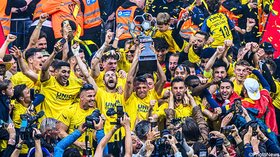 Het sprookje krijgt nu wél een happy end: Union kroont zich na 90 jaar  opnieuw tot landskampioen na nerveuze titelzege | sporza