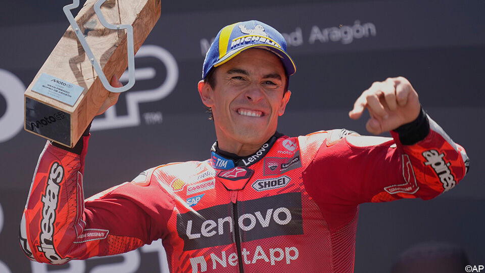 Na 10 jaar doet hij als enige kunststukje over: Marc Marquez leidt van  start tot finish in MotoGP van Aragon | sporza