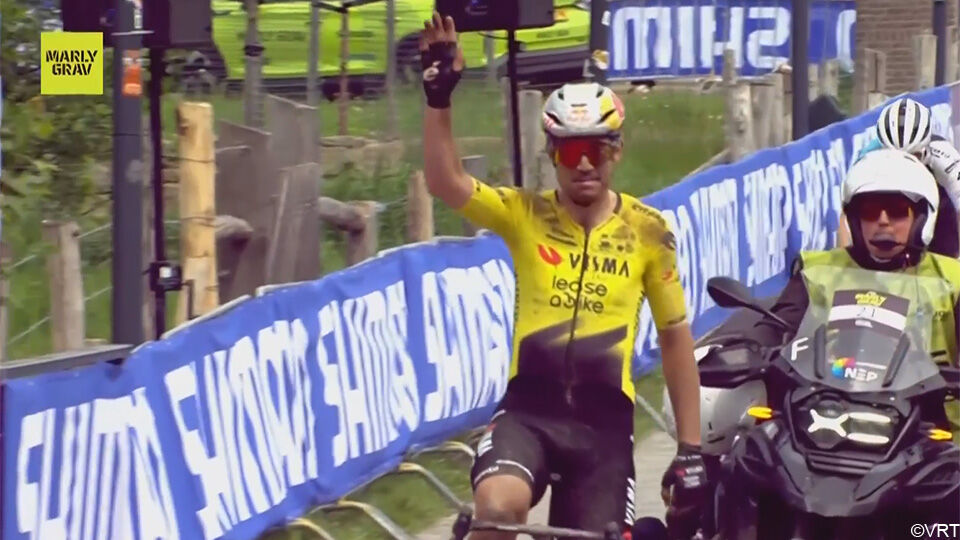 Wout van Aert vindt plezier in gravelwinst: "Minder moe dan na Roubaix,  maar zag toch af" | sporza