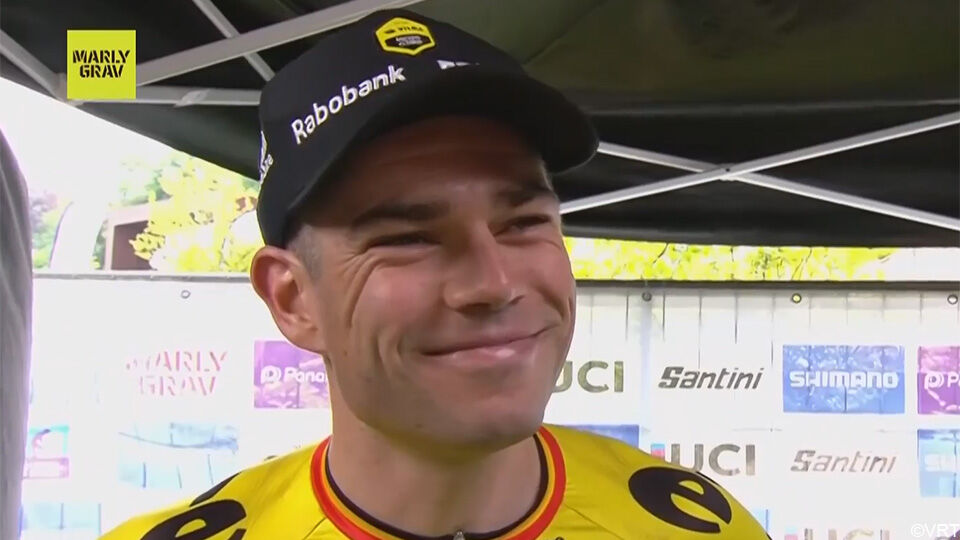 Wout van Aert vindt plezier in gravelwinst: "Minder moe dan na Roubaix,  maar zag toch af" | sporza