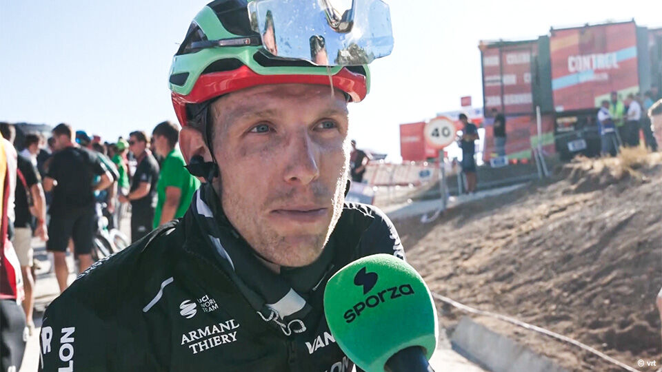 Sander De Pestel spreekt de wens van het peloton uit om de gevaarlijke slotrit in Granada te neutraliseren.