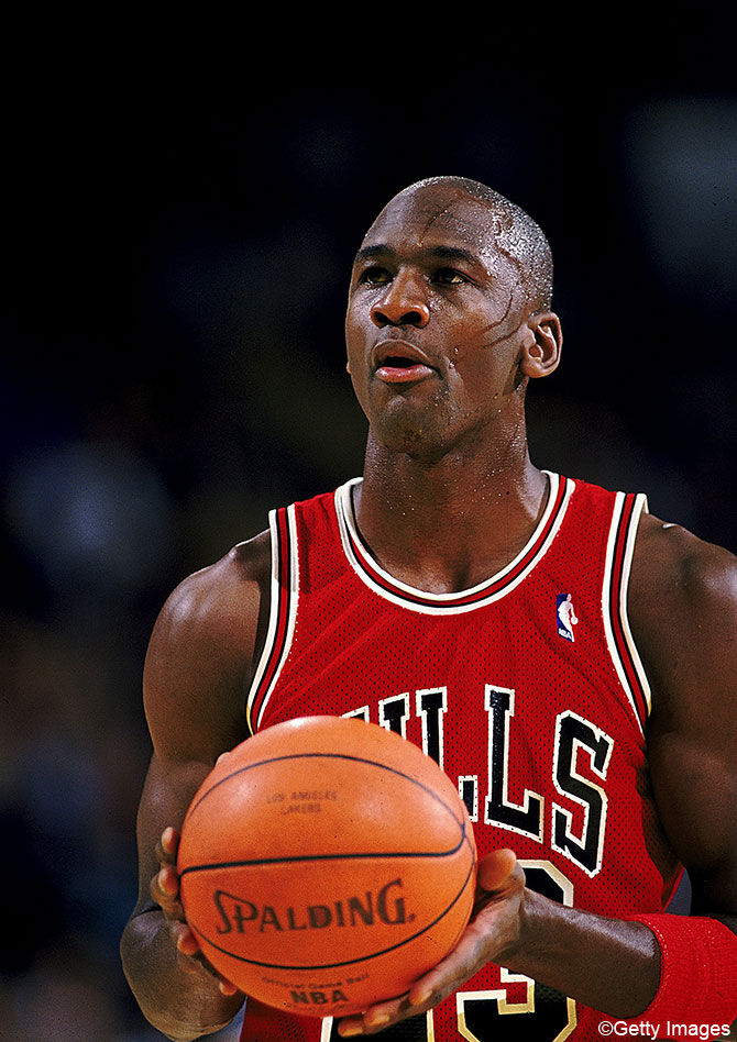 Ook in de tijd van Michael Jordan werd al met Spalding-ballen gespeeld.