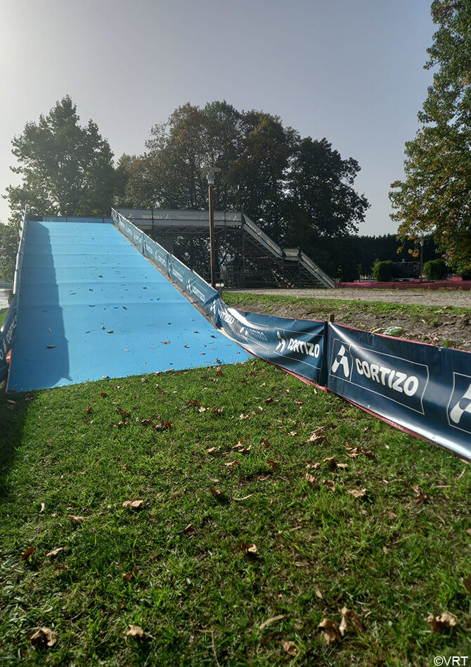 1 van de 3 bruggen op het EK-parcours.